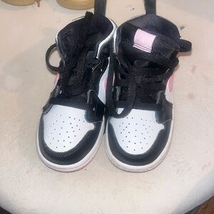 Baby sneakers. GUC